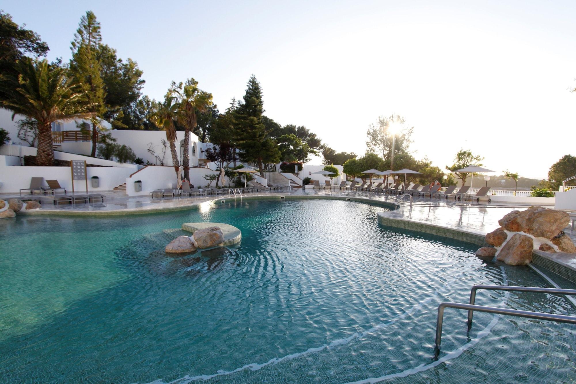Bg Portinatx Beach Club Hotel Ngoại thất bức ảnh