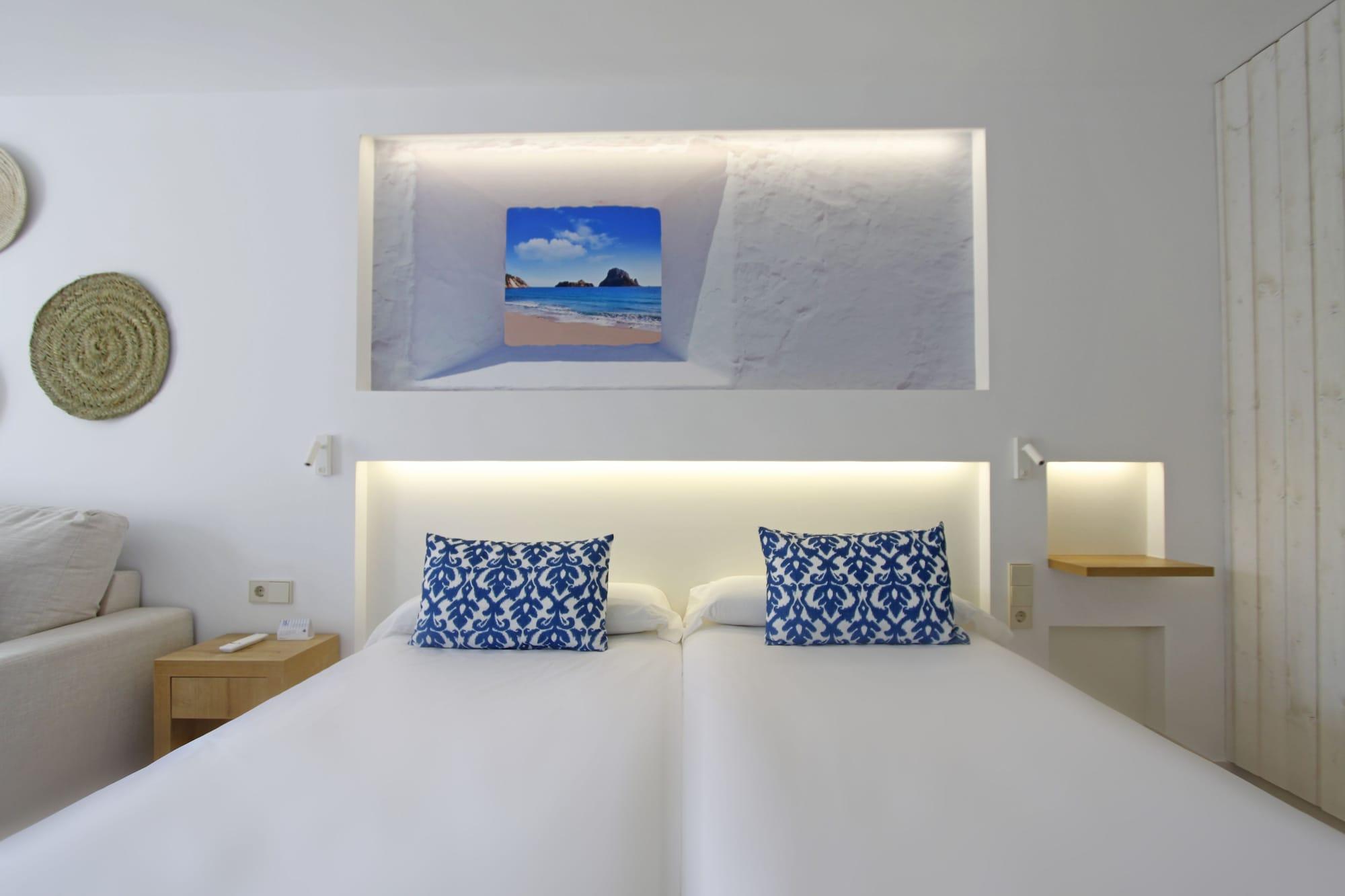 Bg Portinatx Beach Club Hotel Ngoại thất bức ảnh